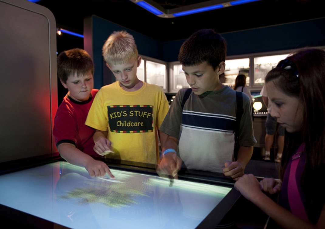 博物館展廳設(shè)計效果圖 博物館展廳設(shè)計效果圖